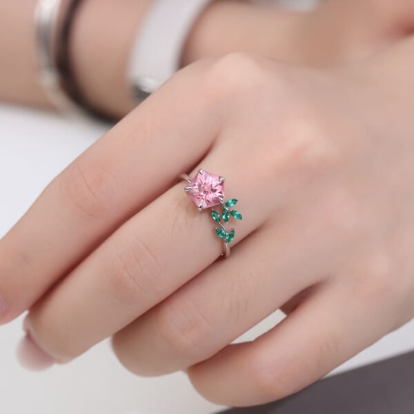 Luxury Five-pointed Star Gemstone Ring - Image 2