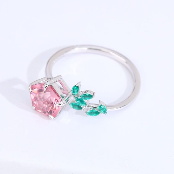 Luxury Five-pointed Star Gemstone Ring - Image 6