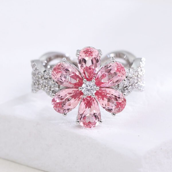 Luxury Pear-Shaped Petal Gemstone Ring
