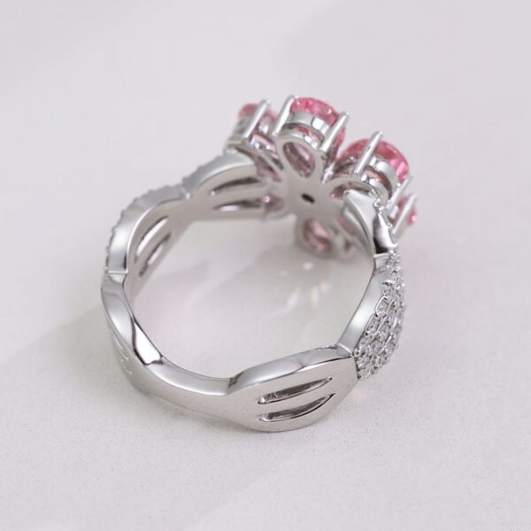 Luxury Pear-Shaped Petal Gemstone Ring - Image 7