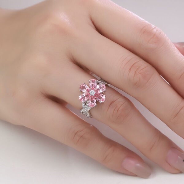 Luxury Pear-Shaped Petal Gemstone Ring - Image 4