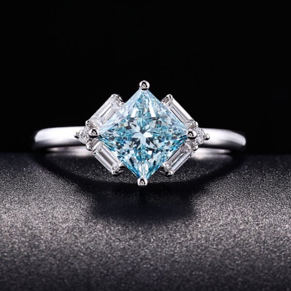 2.0 carat Princess cut aquamarine Engagement Ring - Image 2
