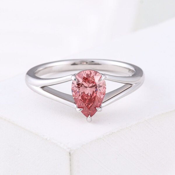 1.0ct Lab-Grown Pear Shape Split Shank Engagement Ring