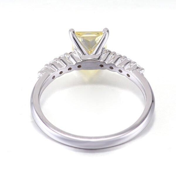 18K white gold 1.0g square yellow diamond ring - Image 3