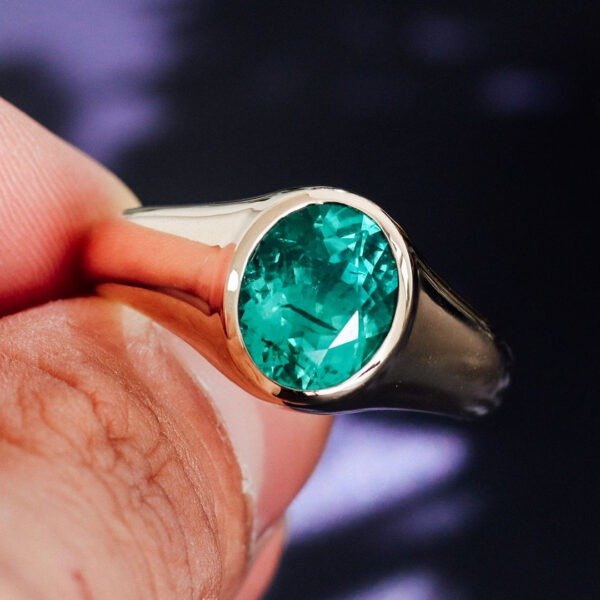 18K white gold 4.0 carat emerald Ring - Image 3