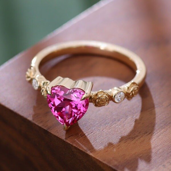 14K Gold Heart Shape 2.0 Carat Jedi Knight Gemstone Ring - Image 5