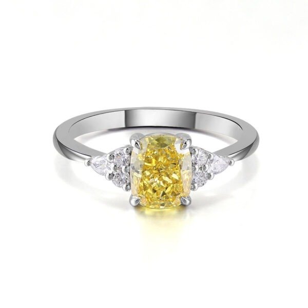 1.0 carat rectangular yellow diamond Ring - Image 5
