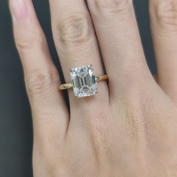 18K Gold 4.0 Carat Moissanite Engagement Ring - Image 2