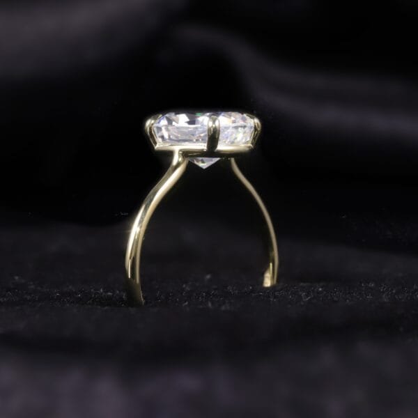 2.5 carat ice cut diamond Engagement Ring - Image 5