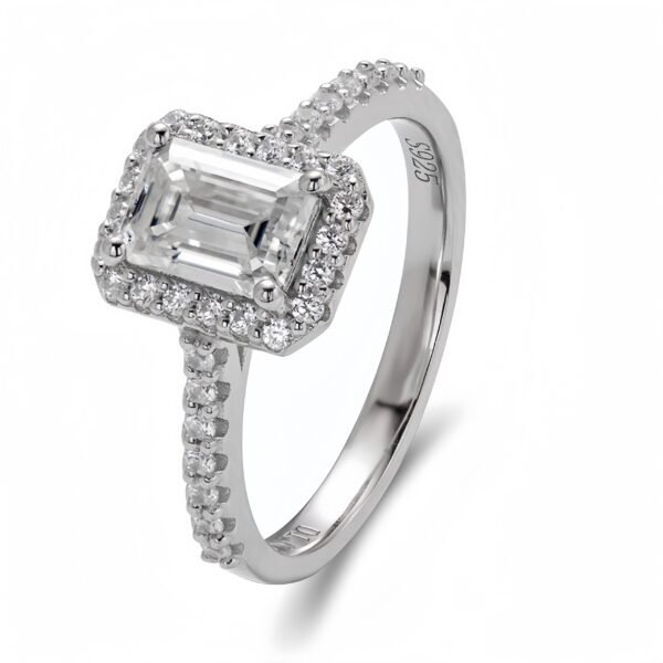 1.0ct Baguette Moissanite Engagement Ring - Image 3