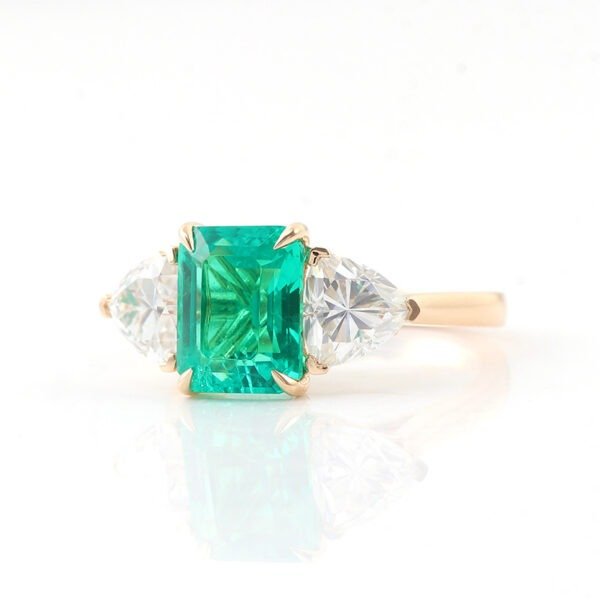 18K Gold 3.0 Carat Emerald Diamond Ring - Image 8