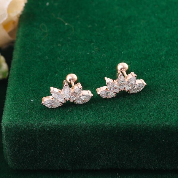 Crown Shaped Moissanite Stud Earring - Image 3