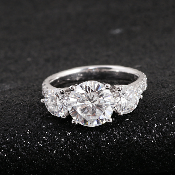 2.0ct Round Brilliant Cut Moissanite Three-Stone Ring - Image 2