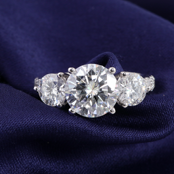2.0ct Round Brilliant Cut Moissanite Three-Stone Ring - Image 5