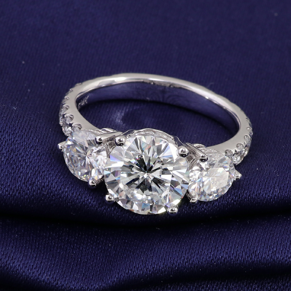 2.0ct Round Brilliant Cut Moissanite Three-Stone Ring - Image 6