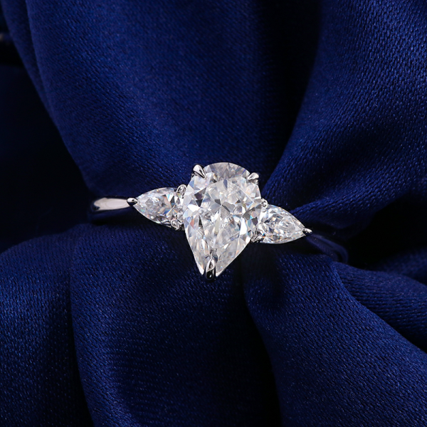 1.5ct Elegant Pear Three-Stone Moissanite Engagement Ring - Image 10