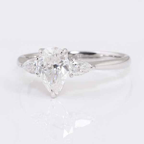 1.5ct Elegant Pear Three-Stone Moissanite Engagement Ring - Image 3