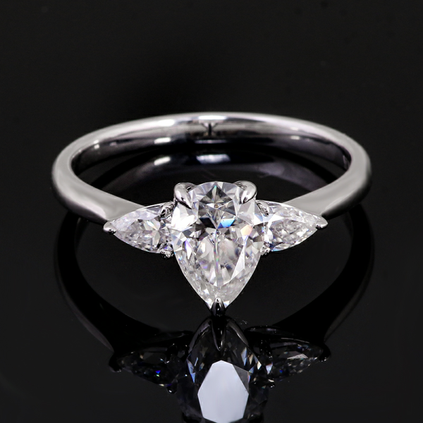 1.5ct Elegant Pear Three-Stone Moissanite Engagement Ring - Image 7