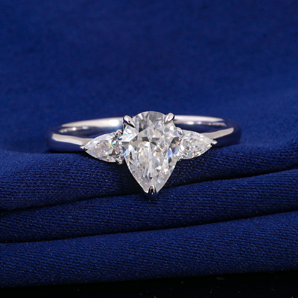 1.5ct Elegant Pear Three-Stone Moissanite Engagement Ring - Image 9