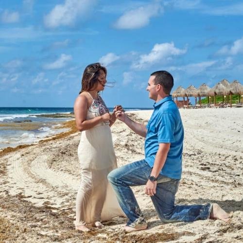 114112018113852-cody-and-ana-beach-proposal